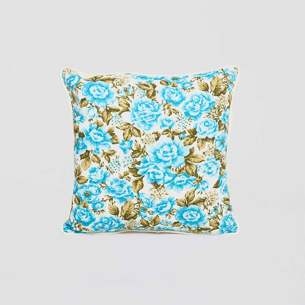 Funda de cojín azul "Miss Thing"