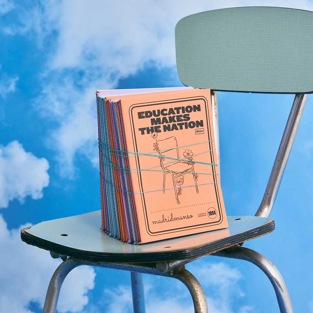 Libretas "Education Makes The Nation"